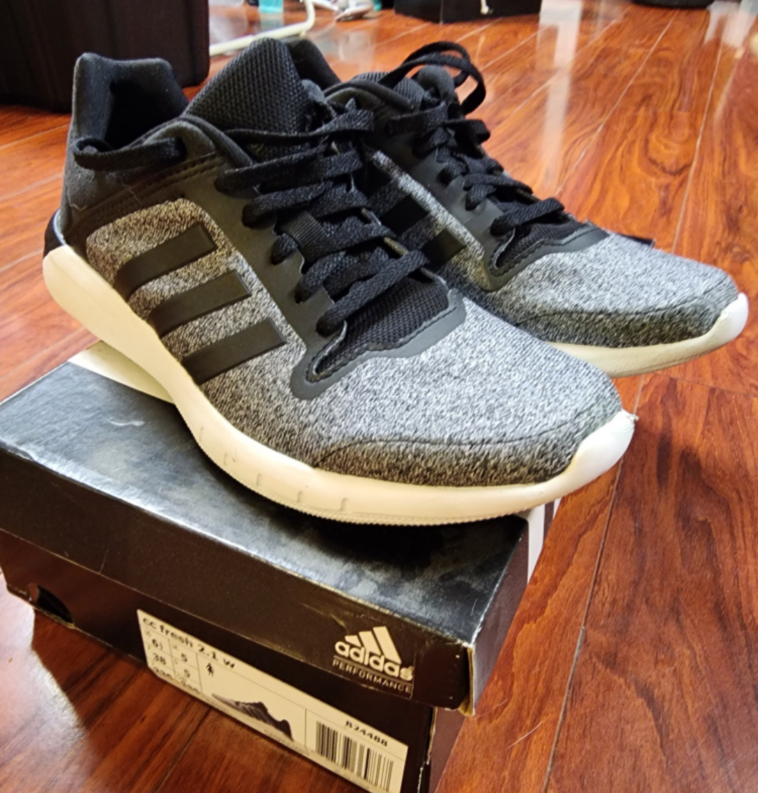 US 6.5 W Adidas running shoes