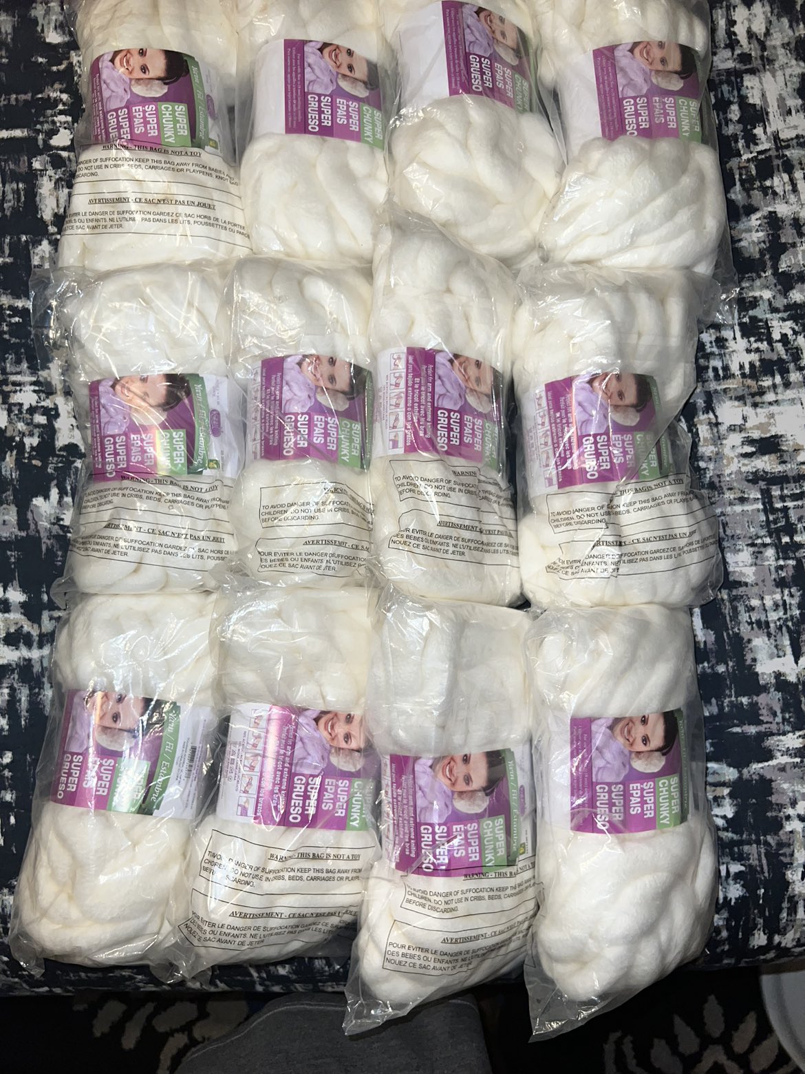 12 Skeins Super Chunky Yarn (200g)  10M/10.9Y thumbnail