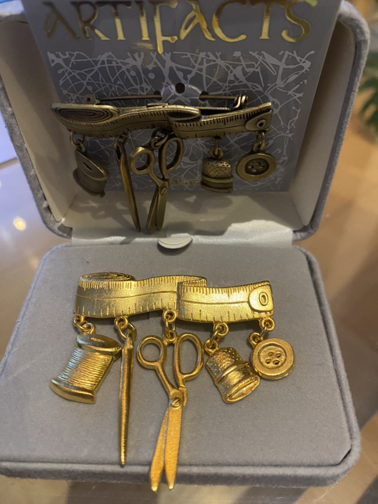 Charm Brooch/Pin