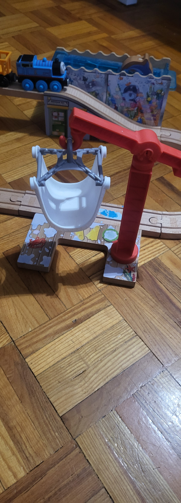 Thomas and the Dolphin rescue.. image indicator(3)