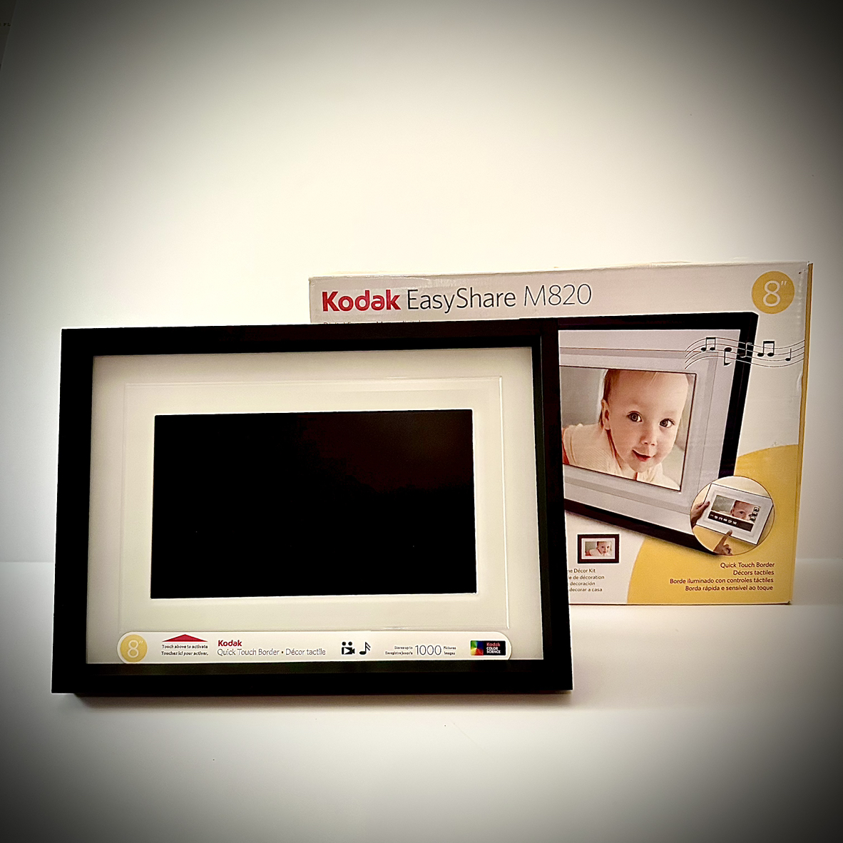 Kodak EasyShare M820 Digital Photo Frame - photo 2