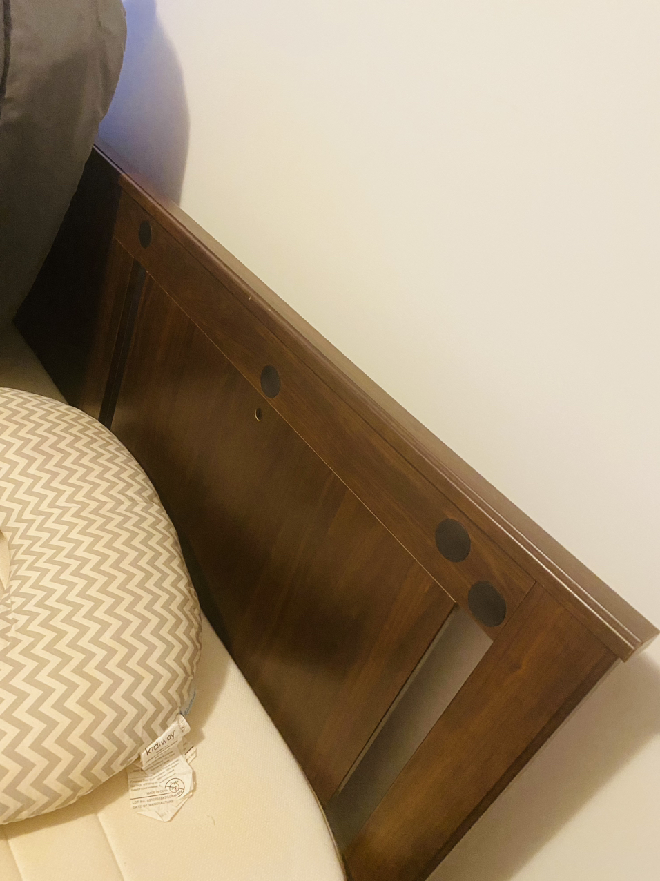 A Queen’s bed, bed box and mattress
