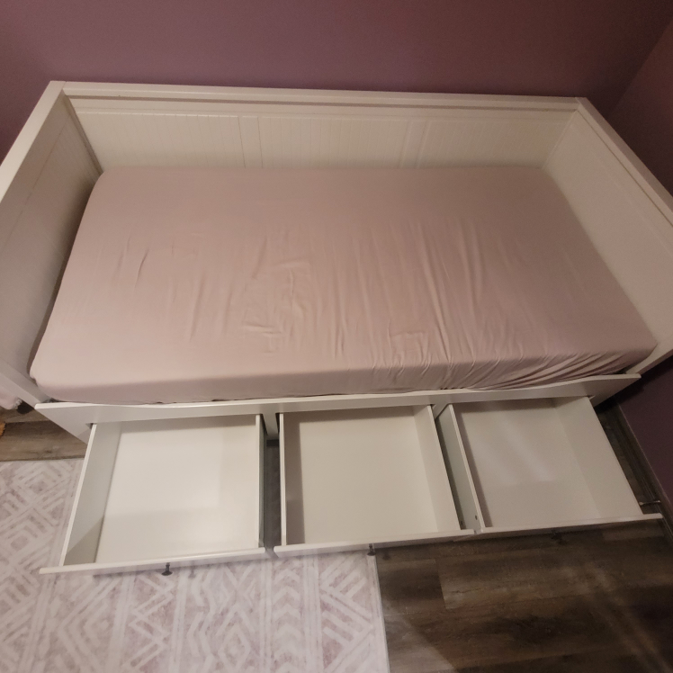 ikea daybed - photo 2