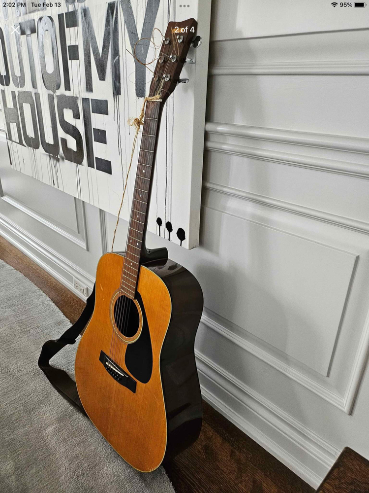 Acoustic guitar (Yamaha) - photo 2