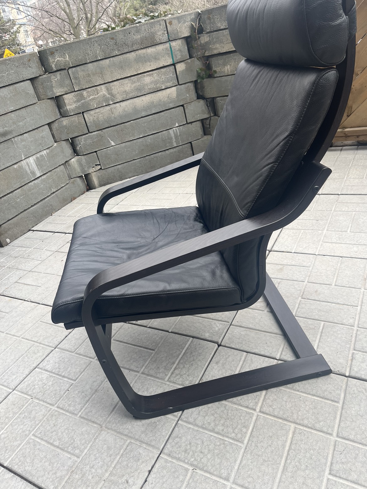 FAUX LEATHER/WOOD FRAME ARMCHAIR thumbnail