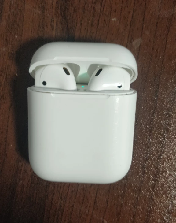 Airpods 2nd Gen - photo 2