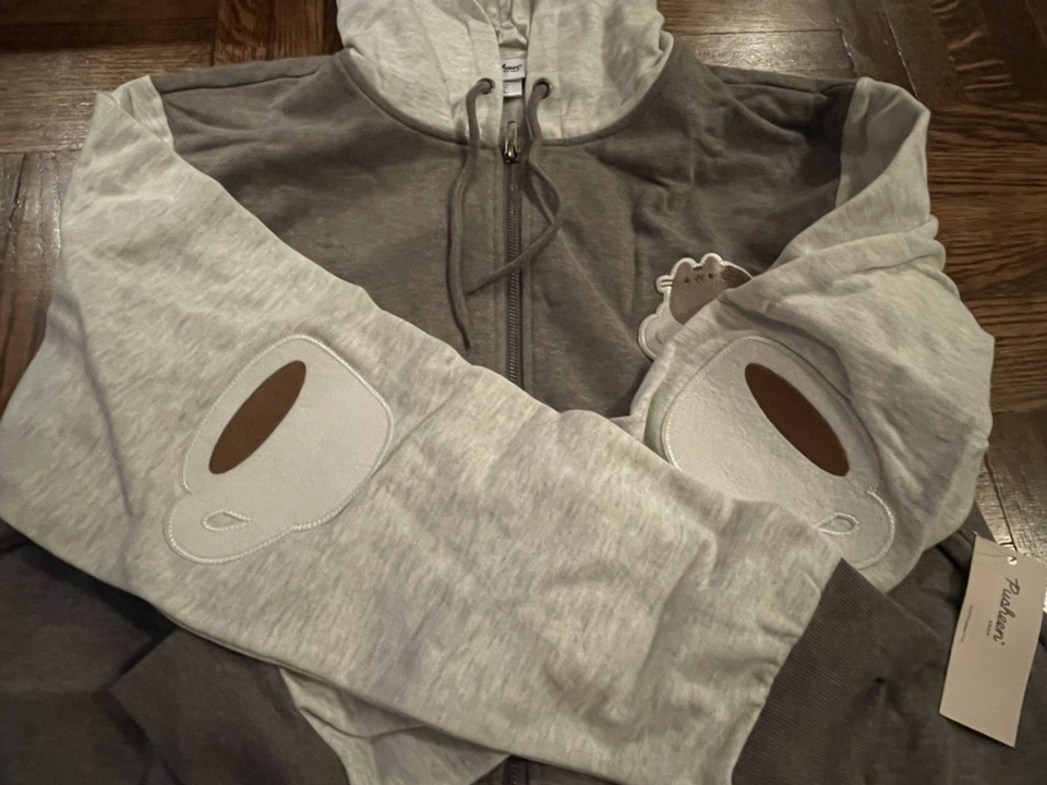 Pusheen Sweater and tuque set image indicator(3)