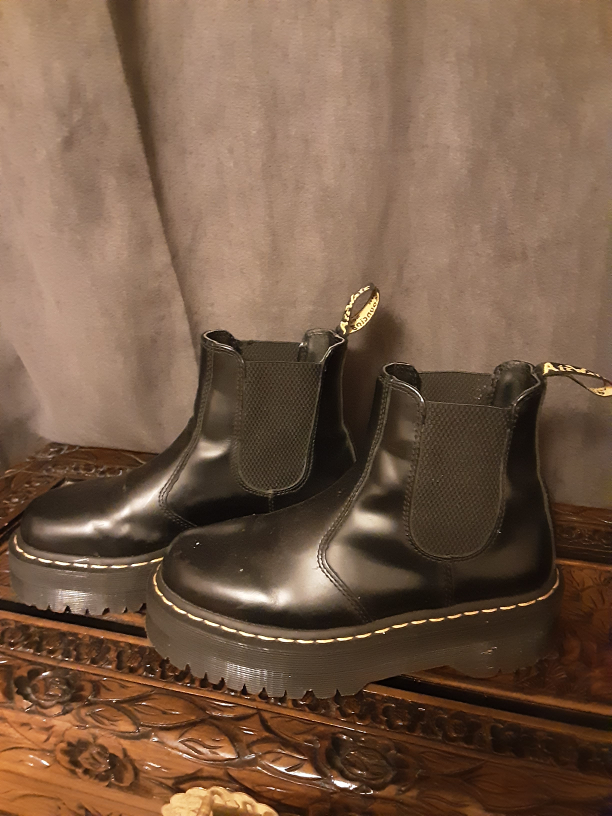 Dr. Martin AirWair boots image indicator(5)