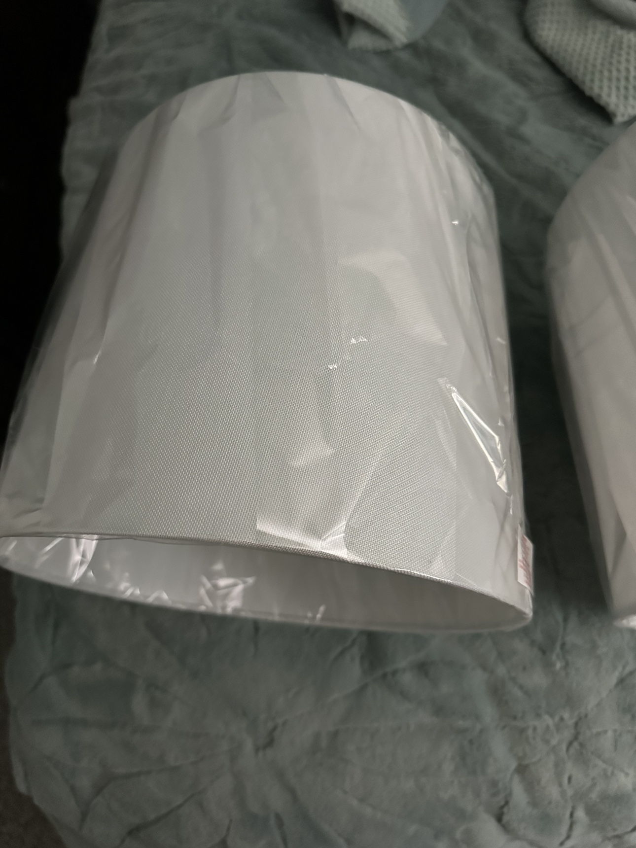 #free cycle 2 brand new white lamp shades - photo 2