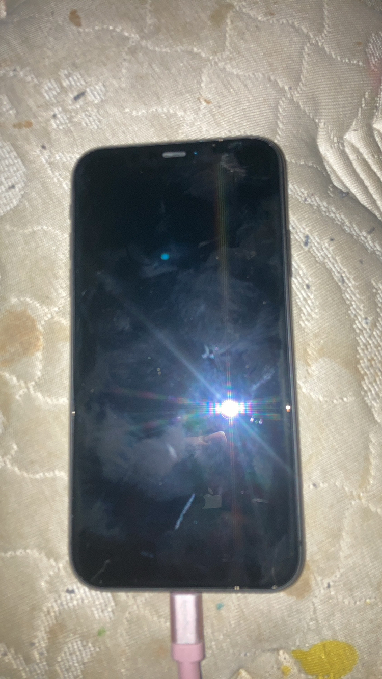 I phone 11 activation locked - photo 2