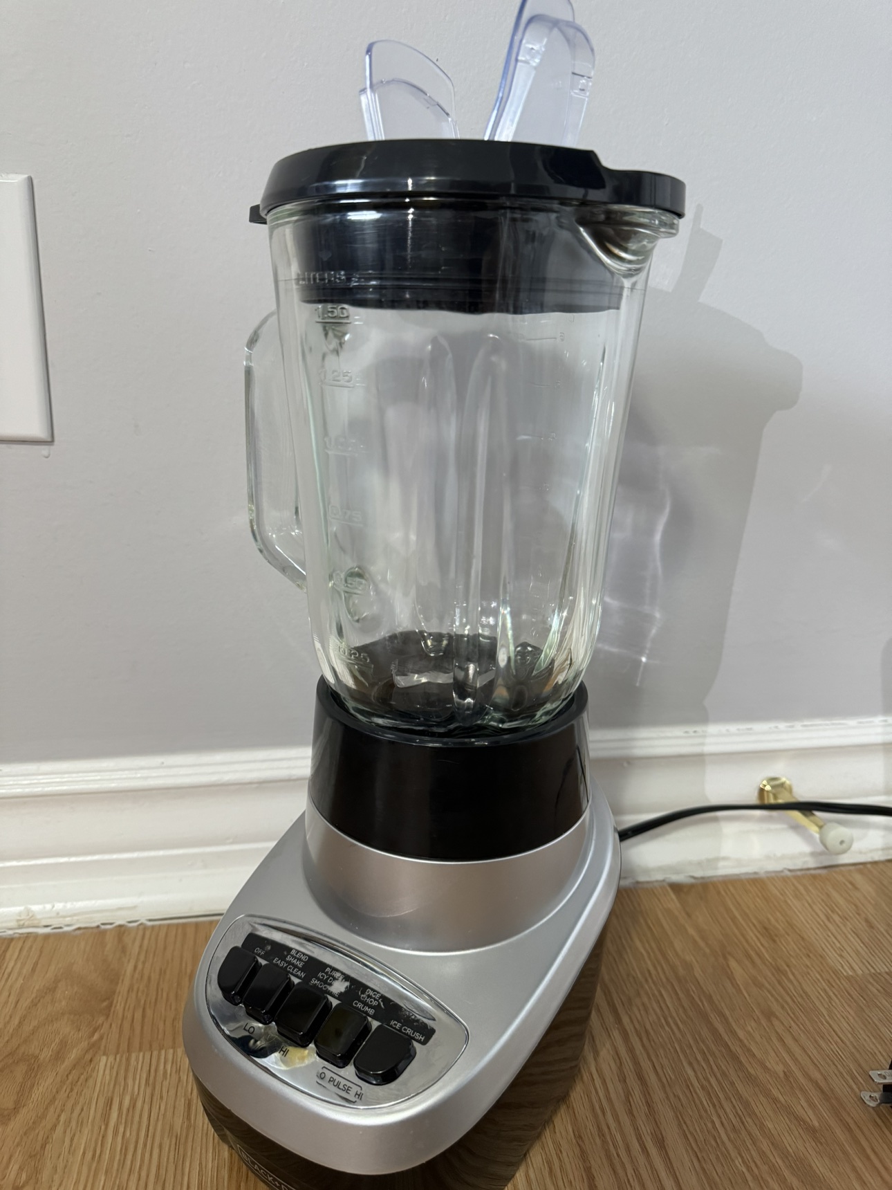 Moving Sale! - Black + Decker Mixer/Blender - photo 3