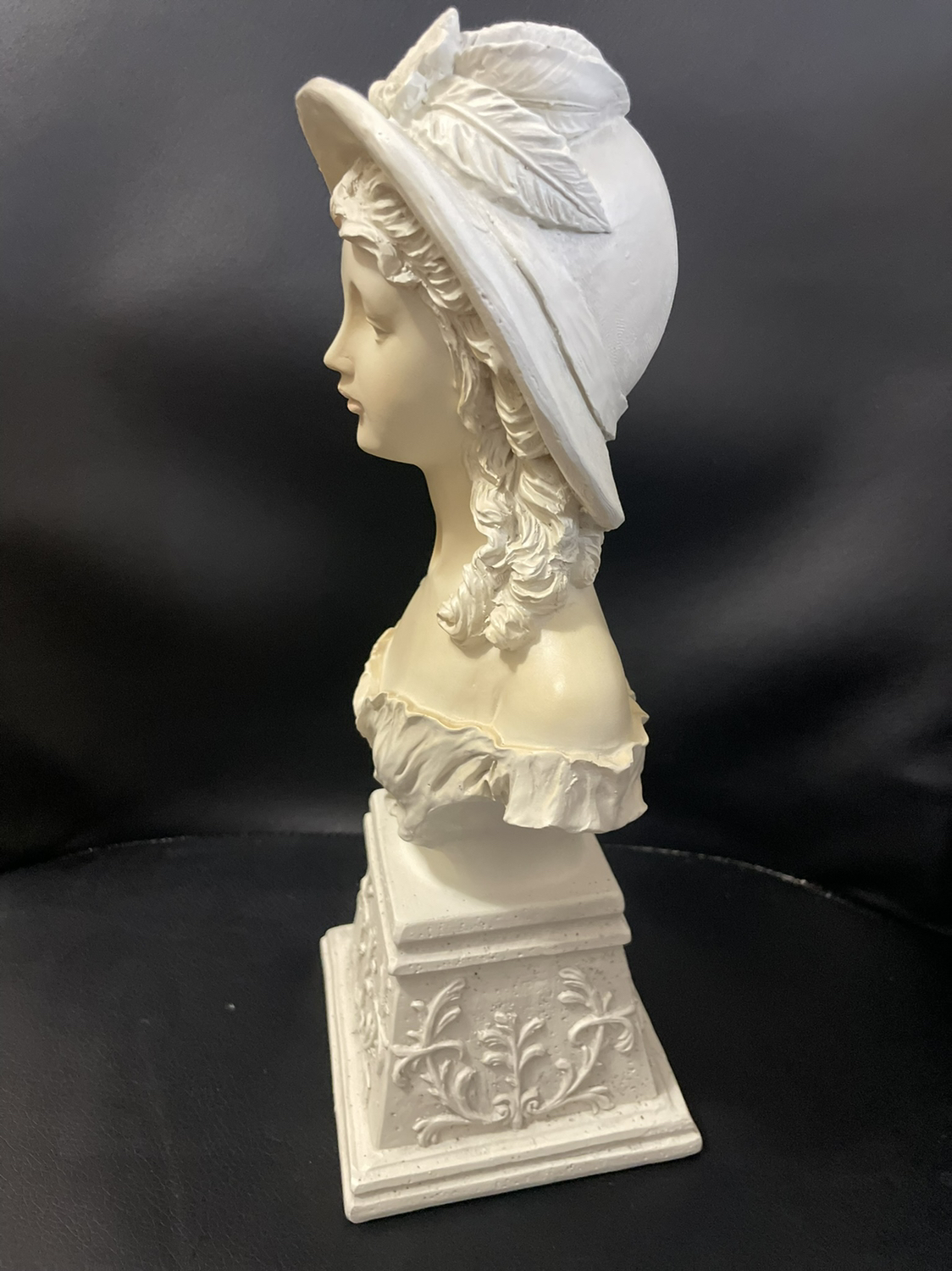 White decor figurine thumbnail