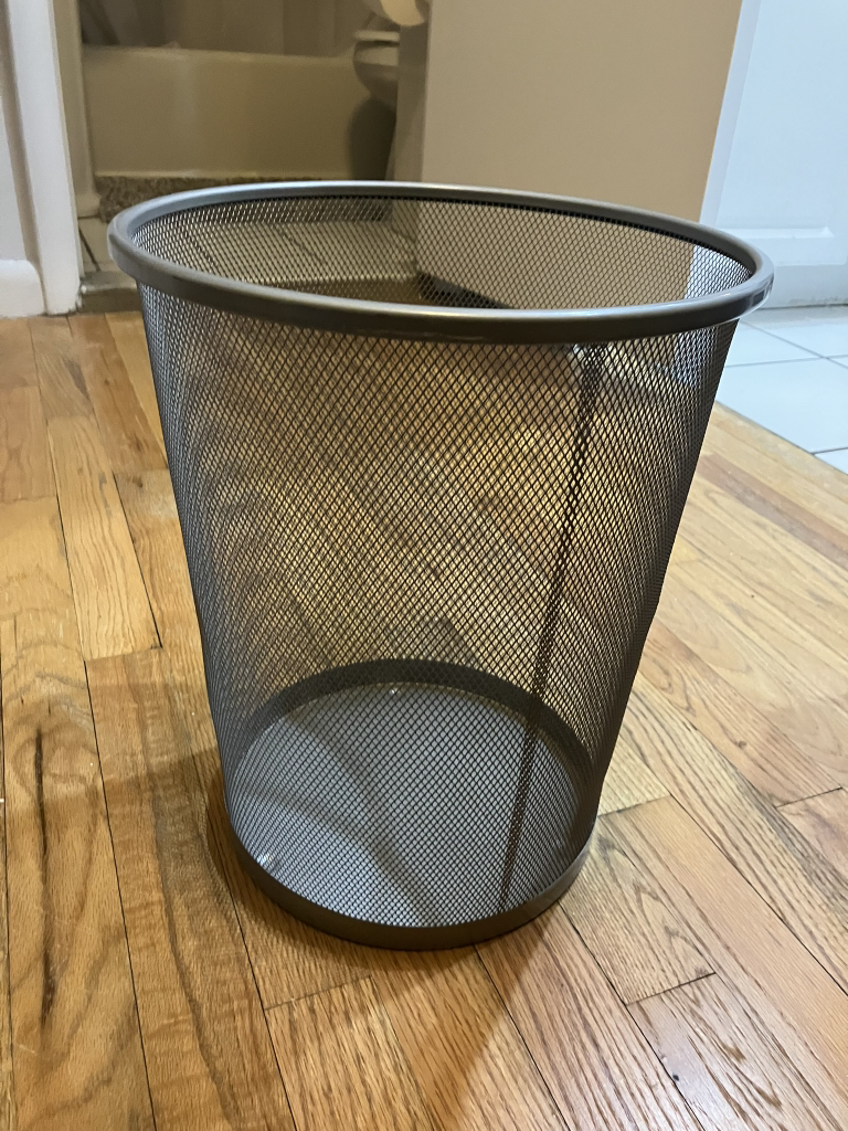 Medium tin trashcan 🏈