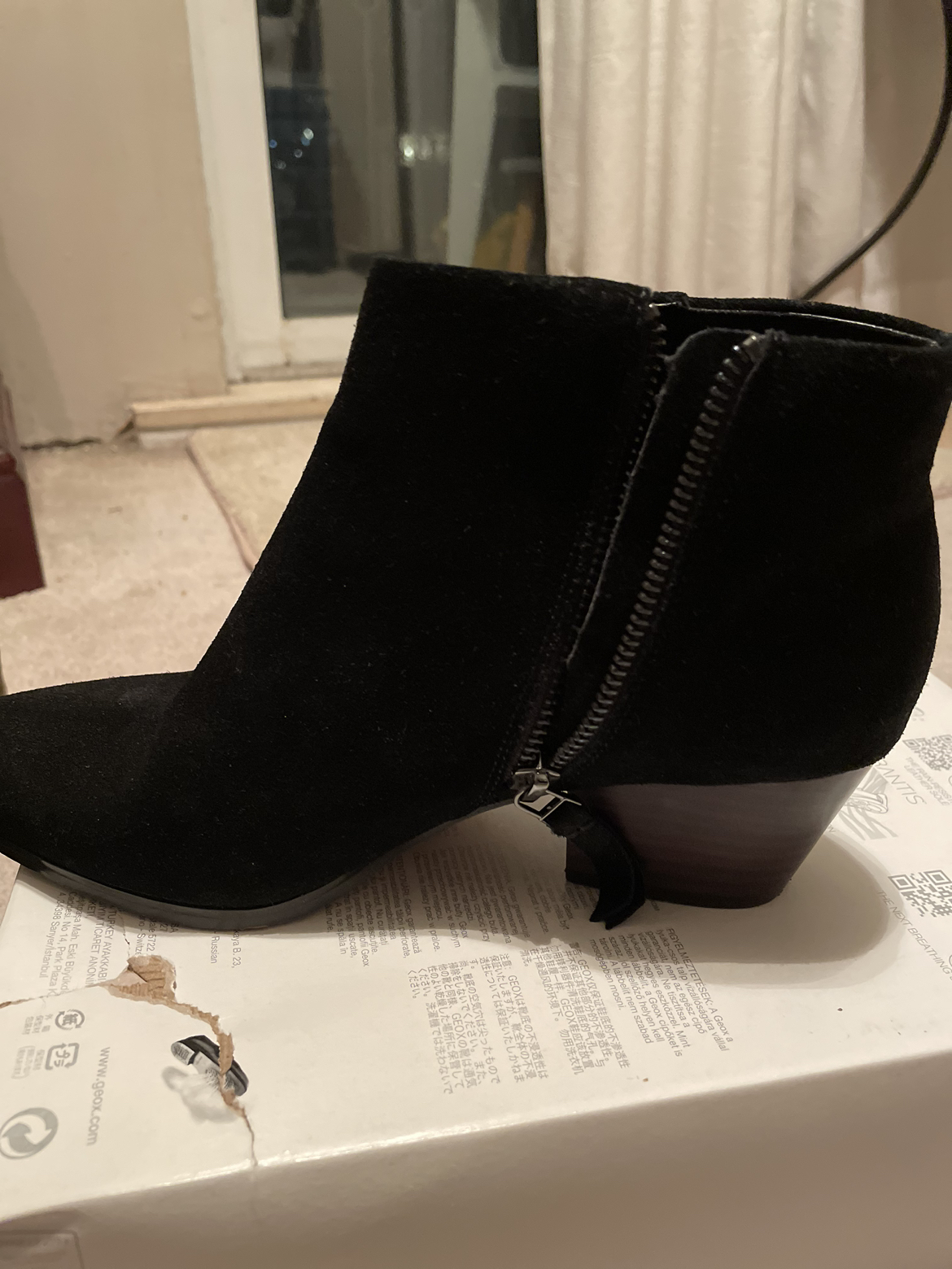 Women ankle boots thumbnail