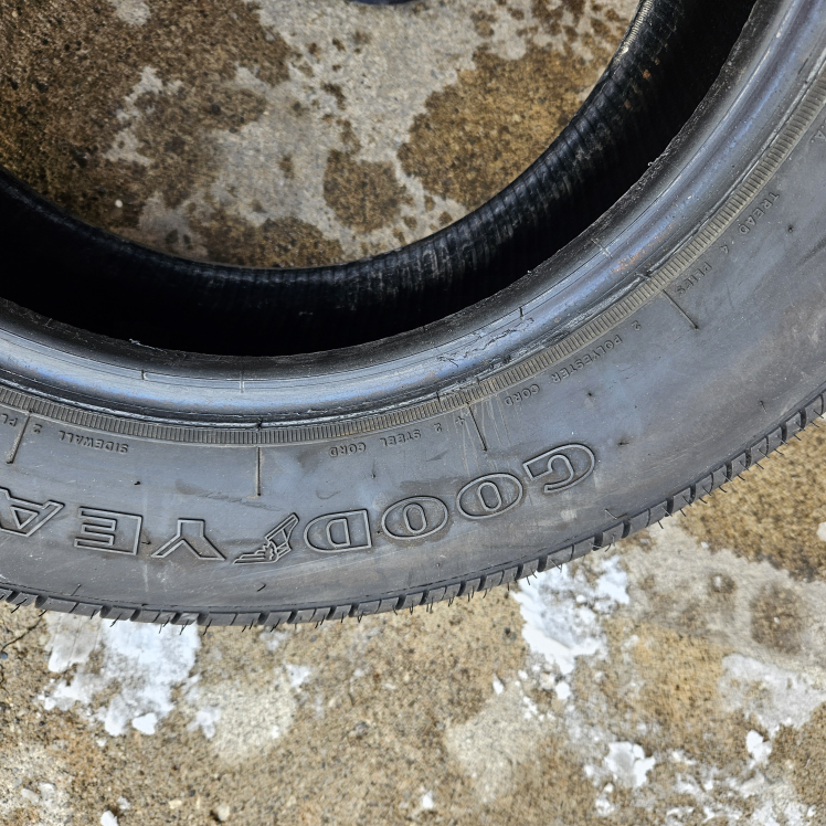 All season Tire P205/70R15  95S need to free up space image indicator(4)