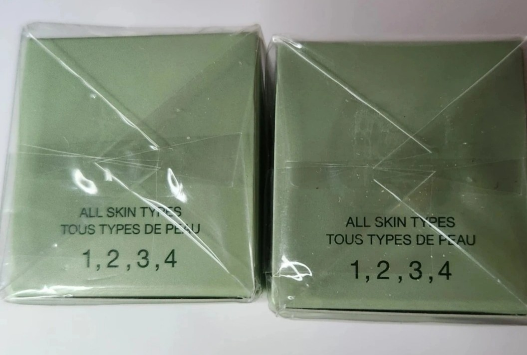 CLINIQUE REPAIR WEAR LASER FOCUS SERUM 2 AVAILABLE image indicator(3)