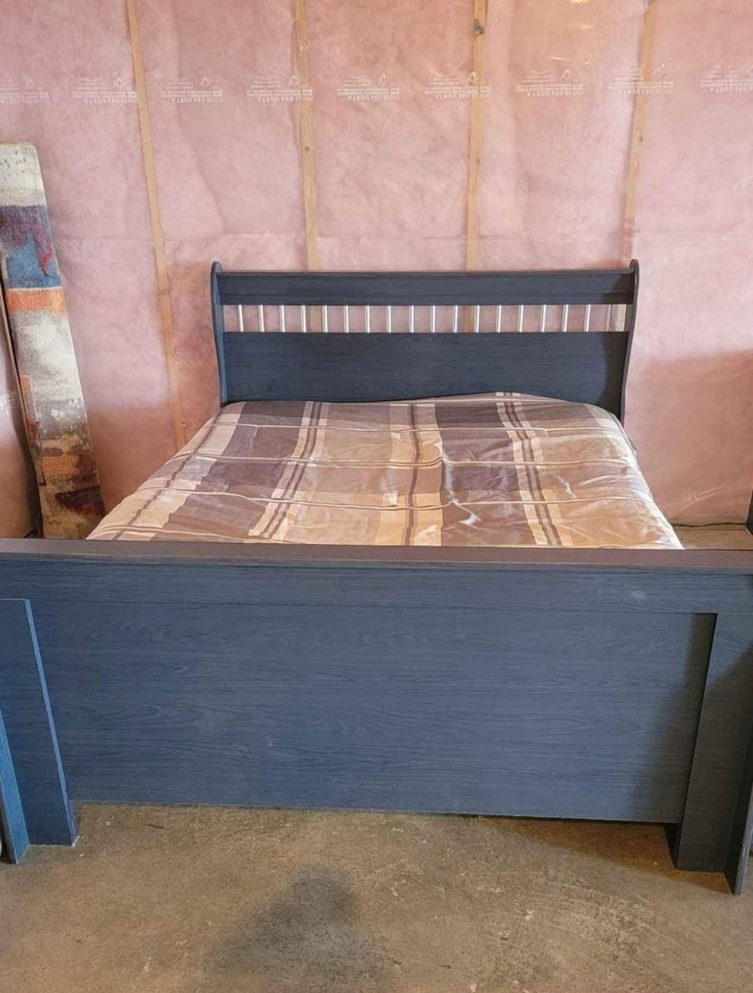 Queen Bed with Dresser - photo 4