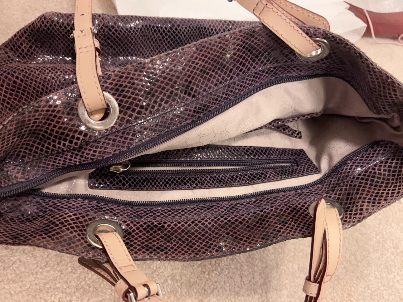 Michael Kors Snakeskin Printed🐍 Tote image indicator(4)