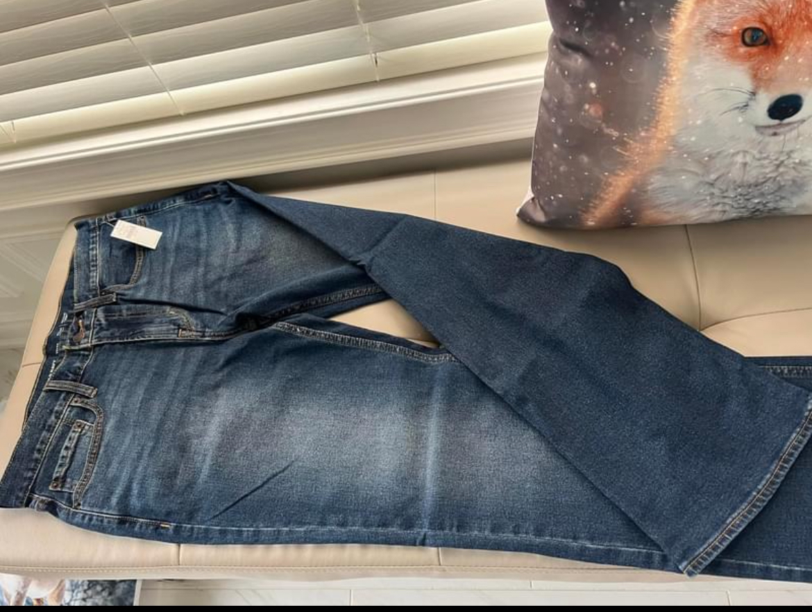 NEW with tag Mens boot cut denim jeans size 32X30 image indicator(2)