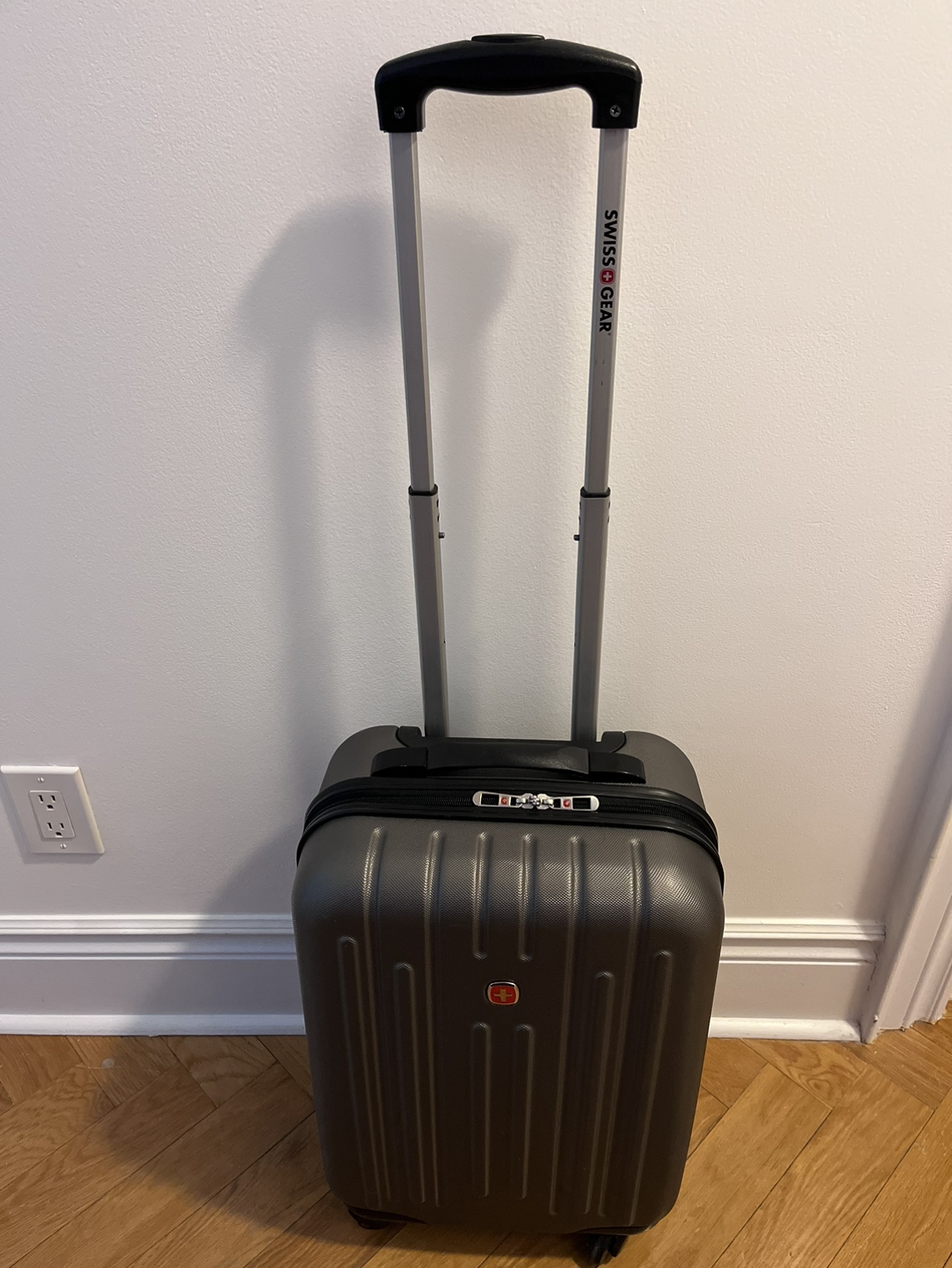 Carryon and Medium Suitcase image indicator(5)