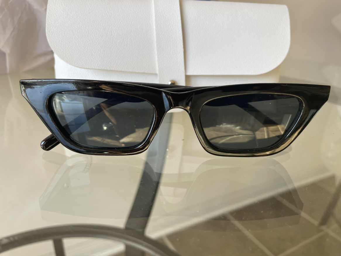 Brand New Women’s Sunglasses with Case thumbnail