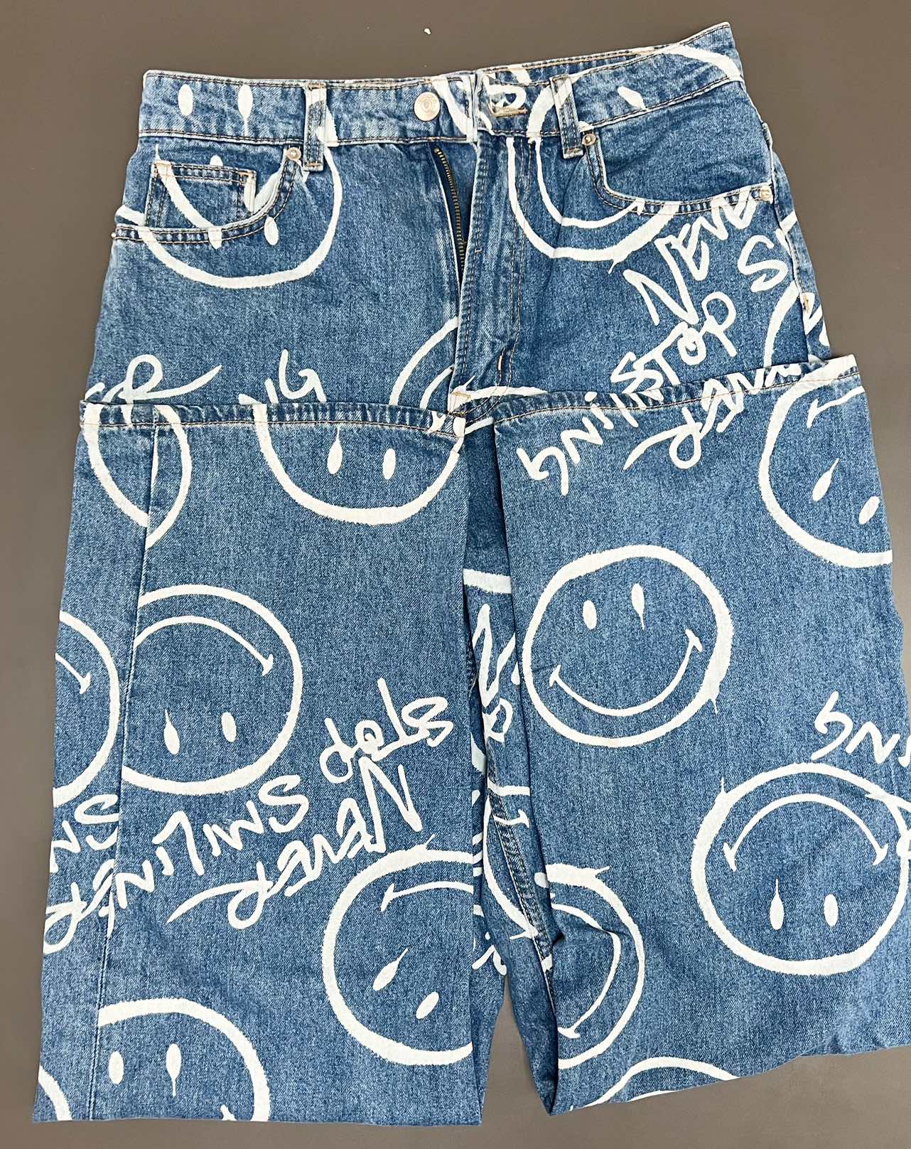 EUC H&M Smiley Jeans , Ladies Size 6 🥕 image indicator(10)