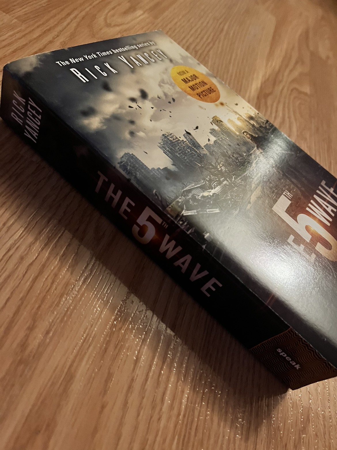 The 5th Wave by Rick Yancey image indicator(2)