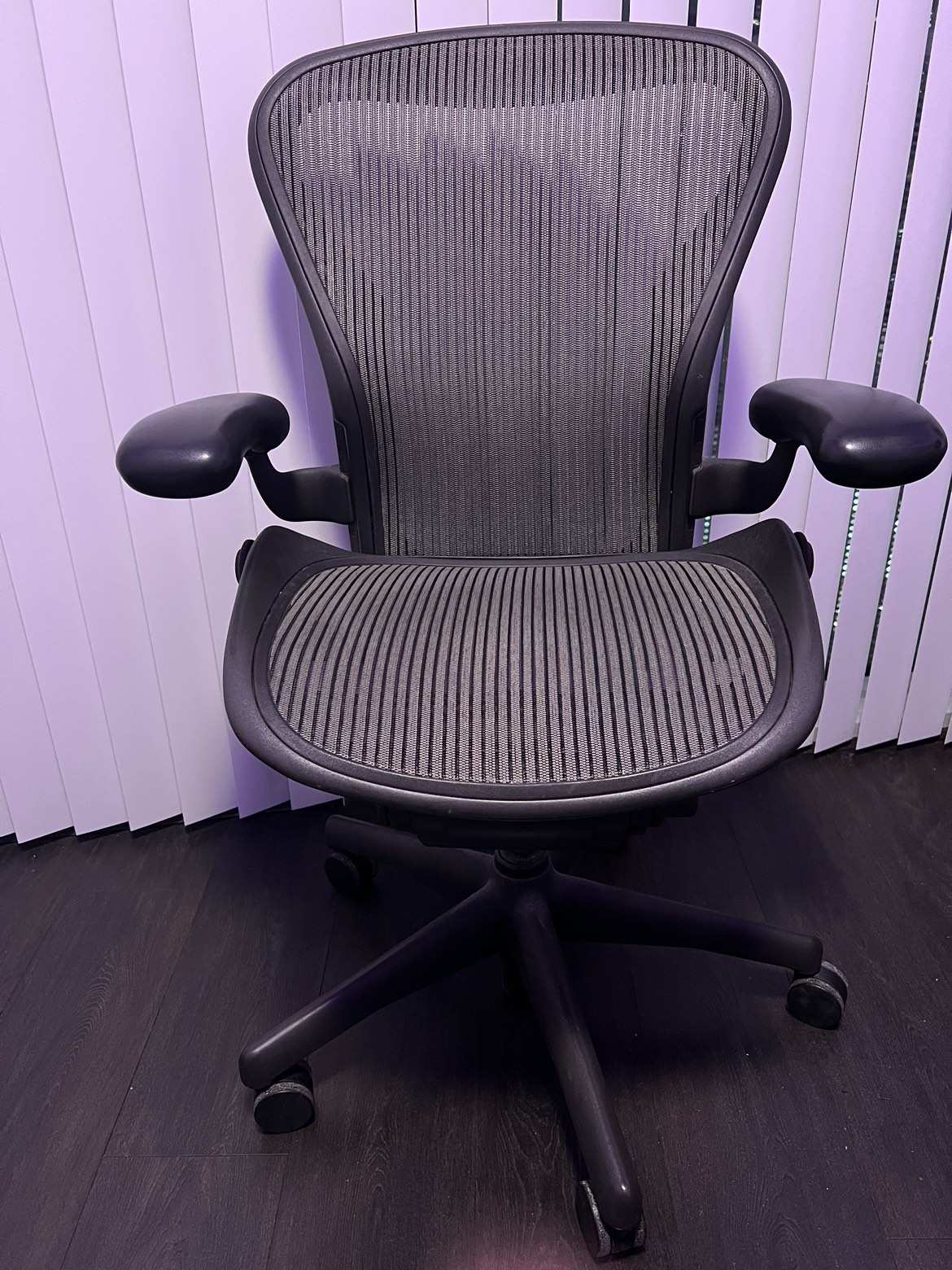 Herman Miller Aeron - Black - Size B