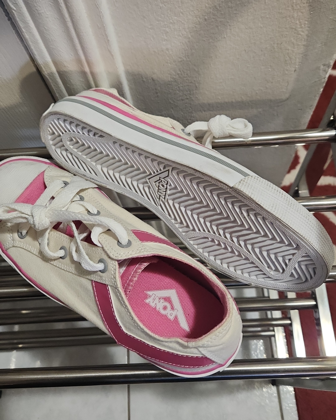 Converse sneakers 👟 image indicator(2)