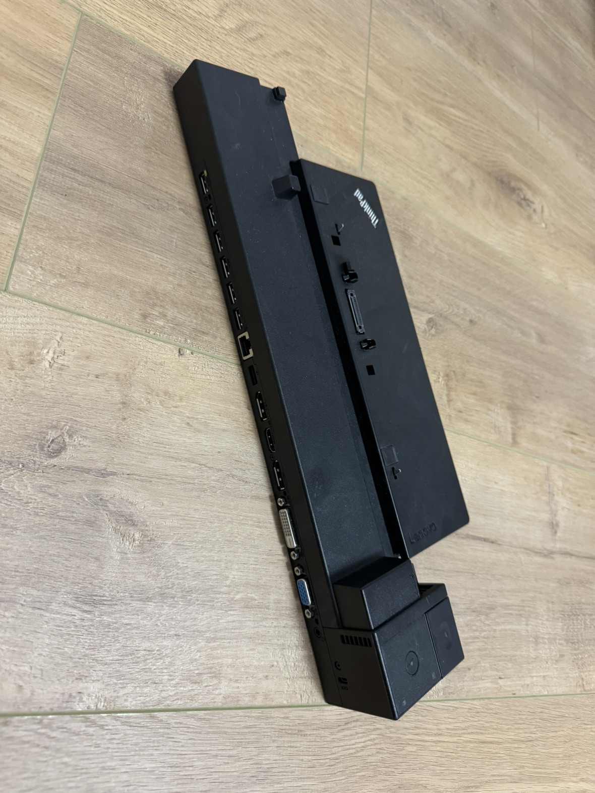 Thinkpad laptop dock