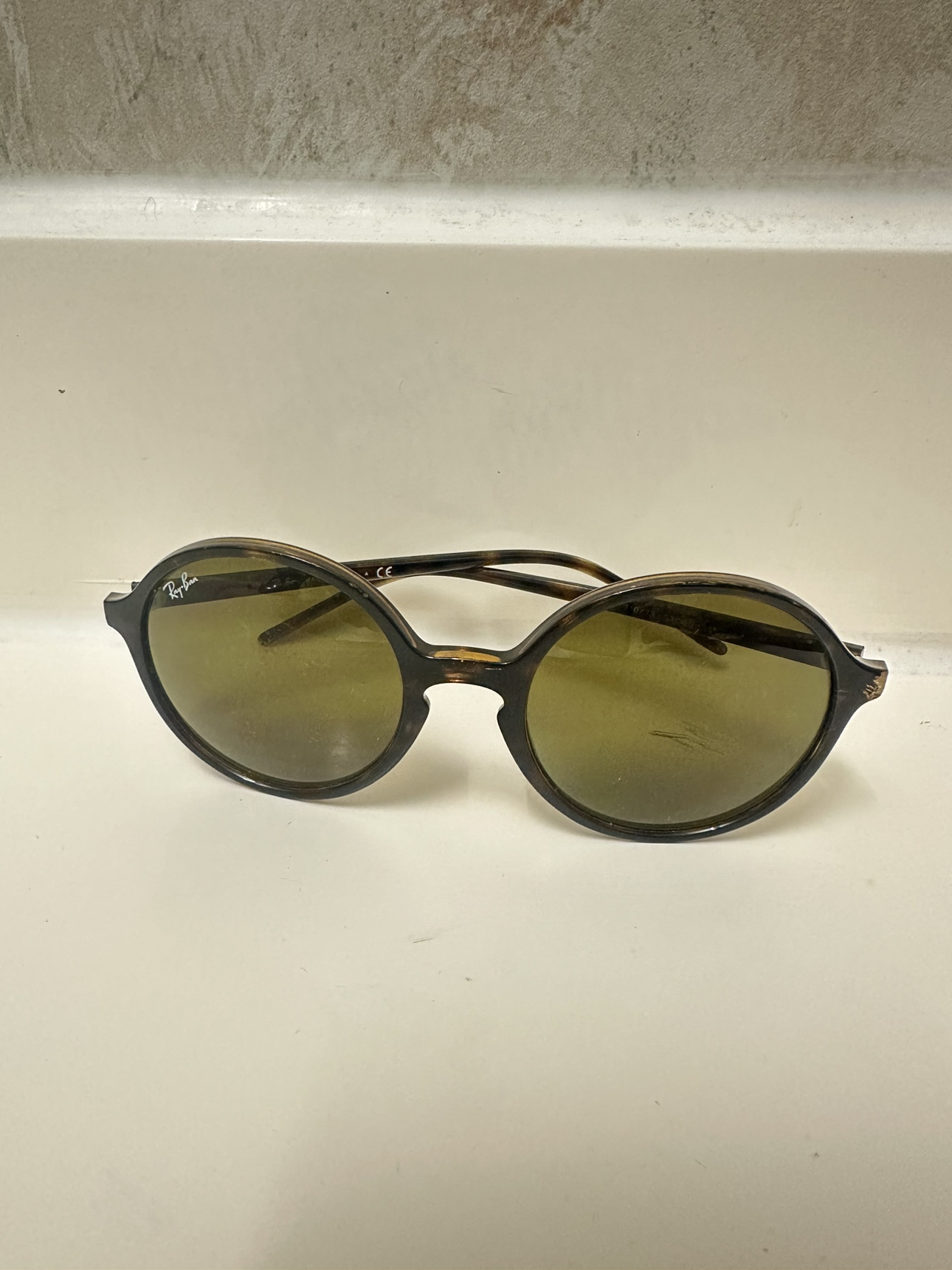 Free RayBan Sunglasses Polarized Cat 3 - some lens scratches image indicator(7)