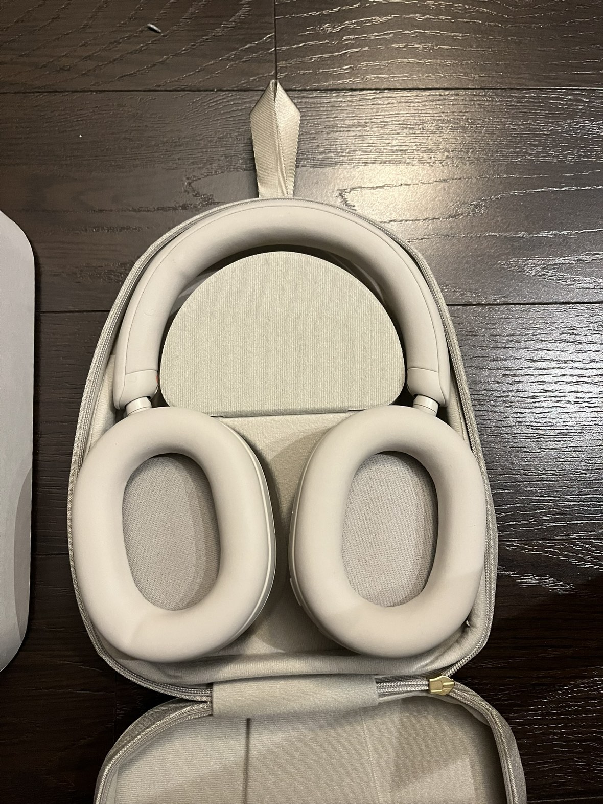 Sony WH1000XM5 | Wireless Noise Cancelling Headphones image indicator(2)