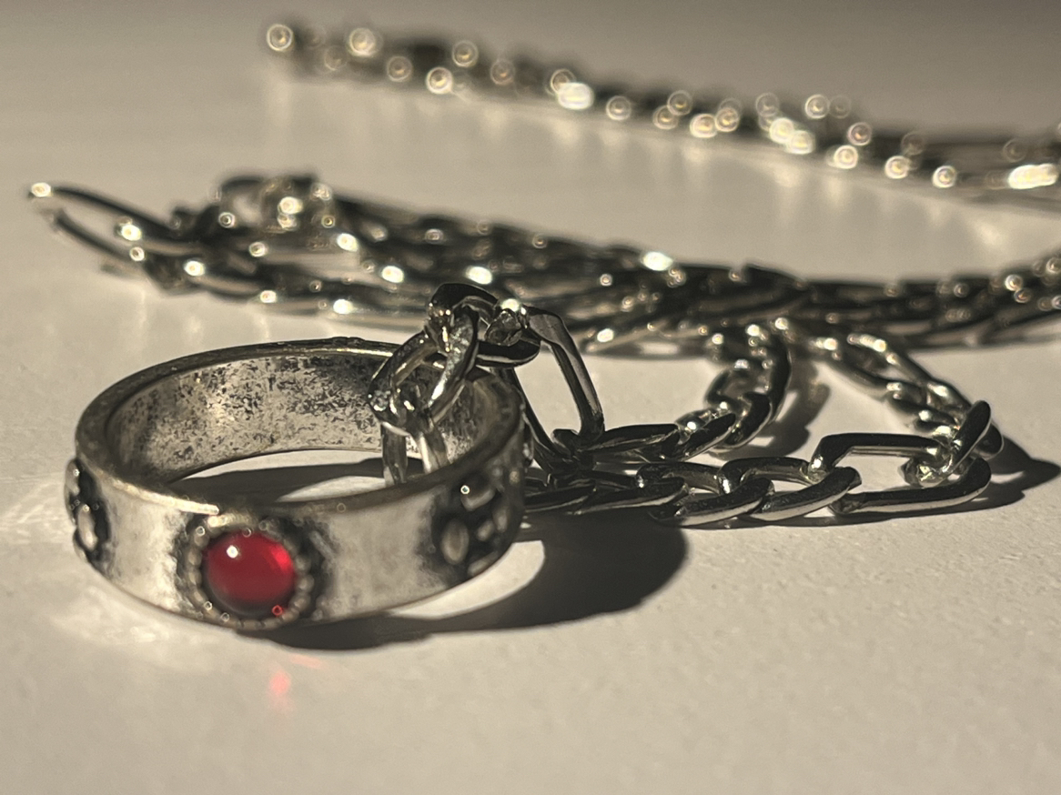 Howl’s Moving Castle Ring - Red Version thumbnail