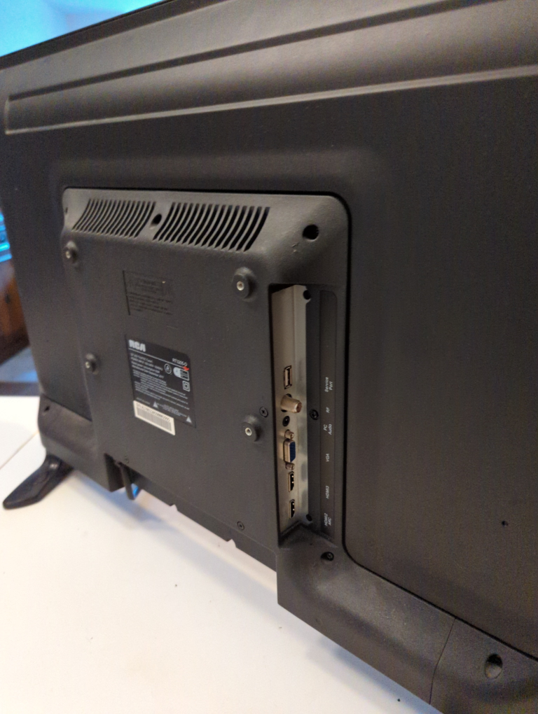 32" RCA LED tv - photo 2