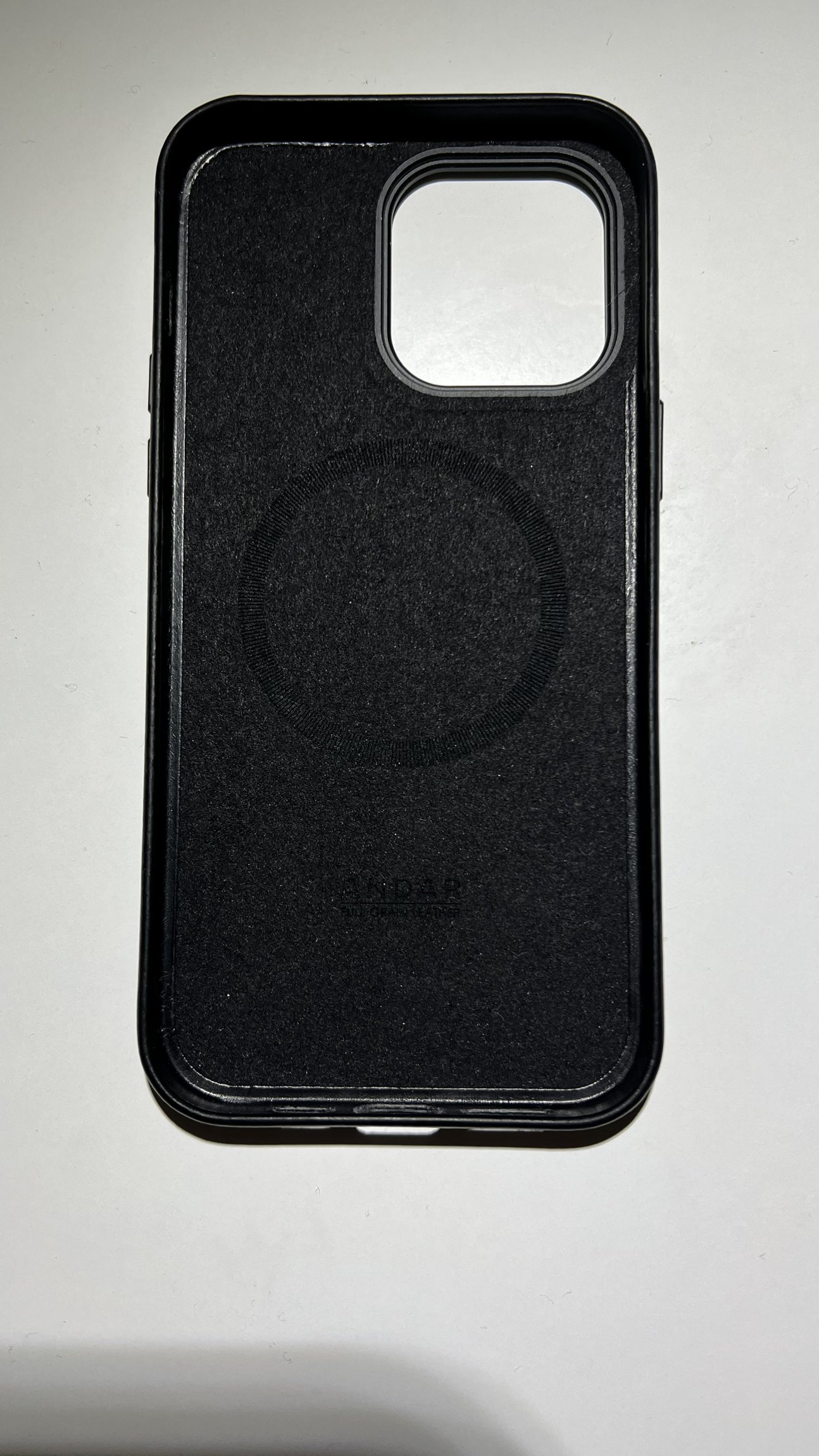 iPhone 14 Pro Max leather case image indicator(2)