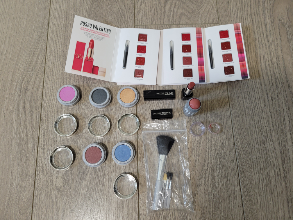 🏈 Brand New & Barely Used Make Up Lot image indicator(5)