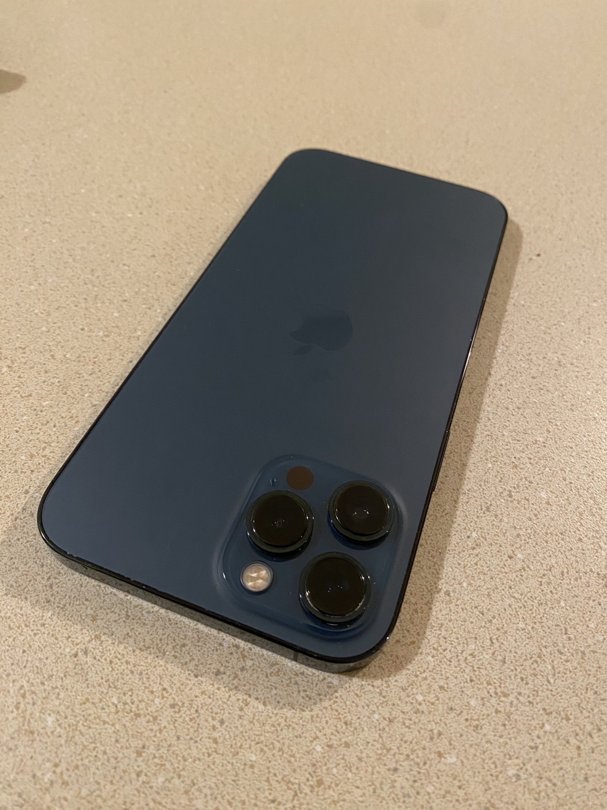 iPhone 12 Pro Max 128gb 99% battery health - photo 2