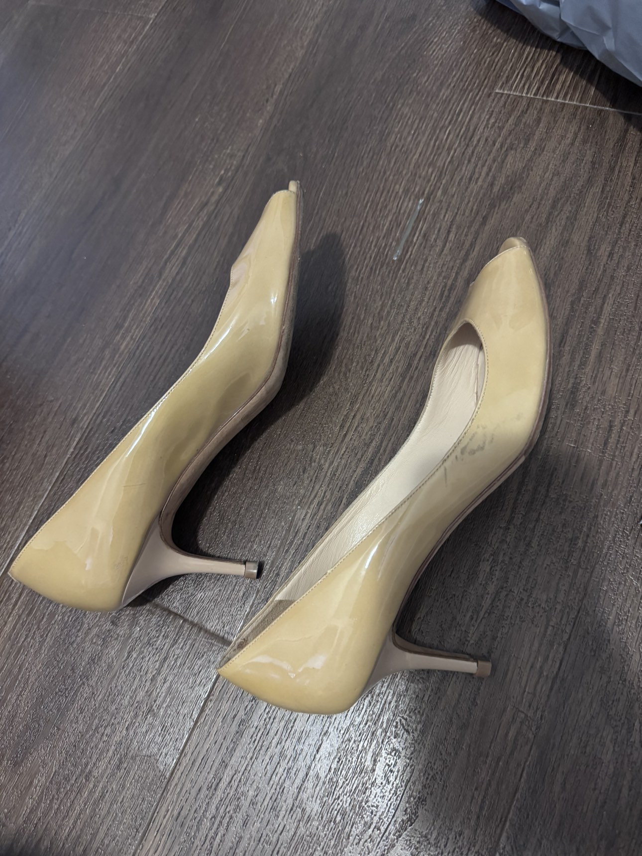 Jimmy choo image indicator(2)