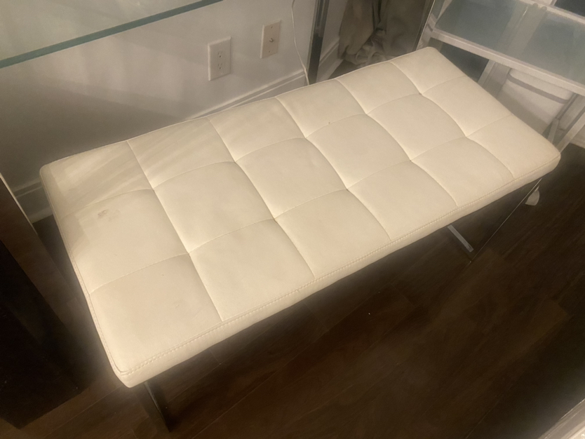 White Bench image indicator(2)