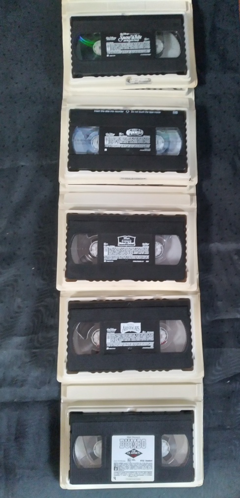 DISNEY VHS MOVIE COLLECTION - 10 MOVIE LOT image indicator(5)