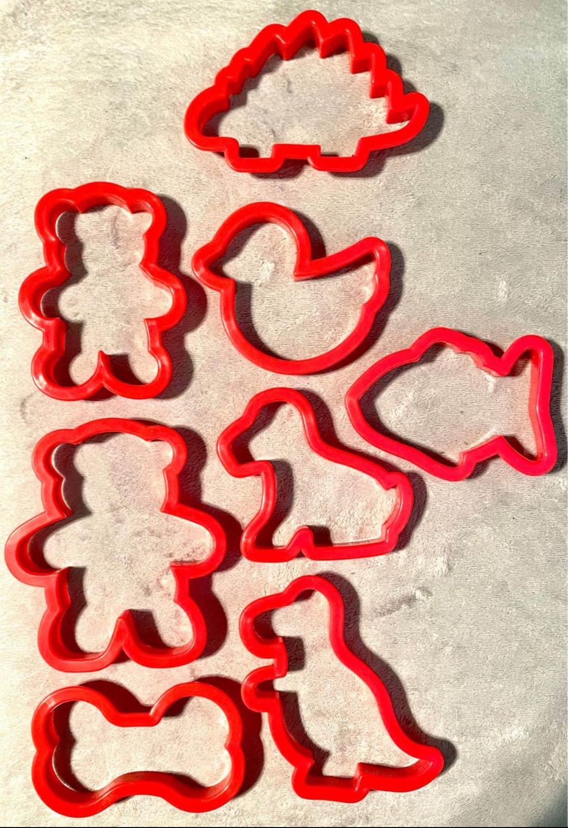 WILTON COOKIE CUTTERS (60 pieces) image indicator(7)