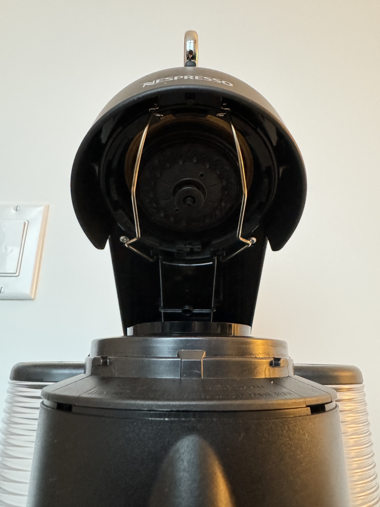 Breville Nespresso Coffee Maker BNV220BKM image indicator(3)