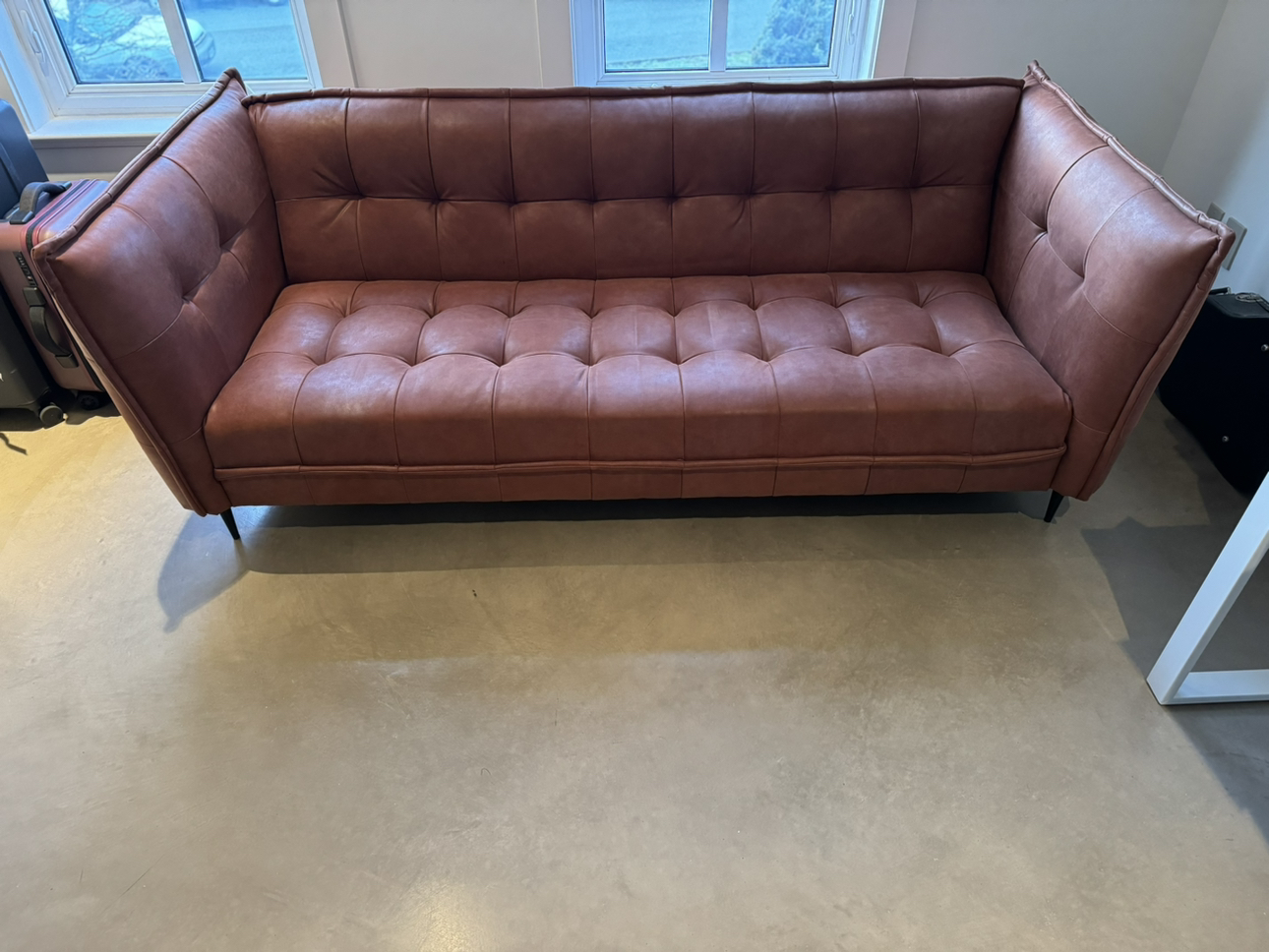 3 - 4 Seater Tufted Leather Couch