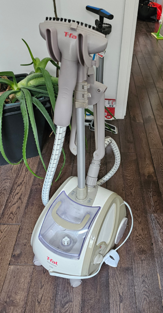 T-Fal Steamer with 2-in-1 Steam Brush image indicator(4)