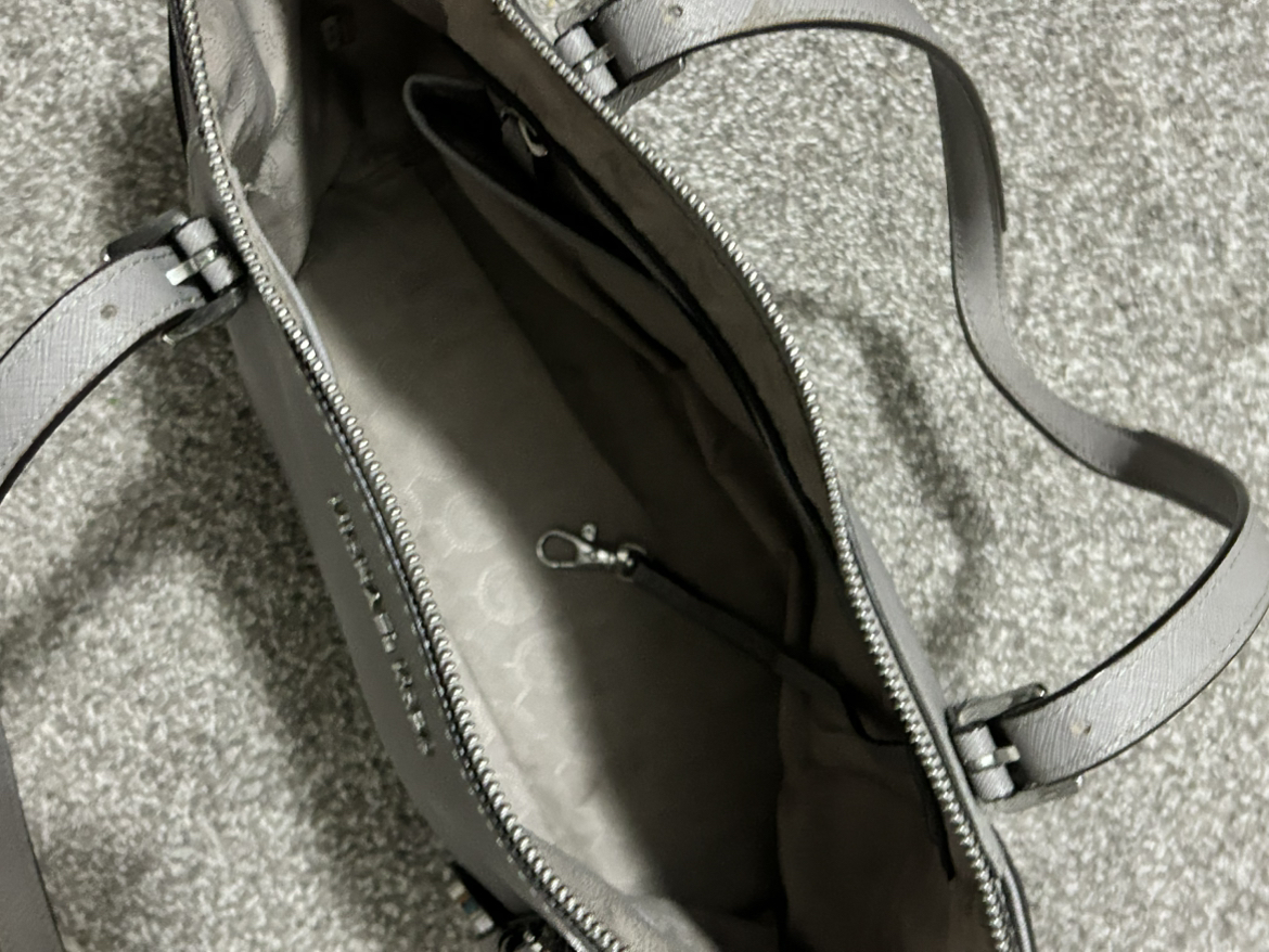 Michael Kors purse grey - photo 2