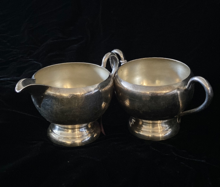 🥕Vintage Wm. Rogers Silver Plated Sugar Bowl & Creamer Set image indicator(2)