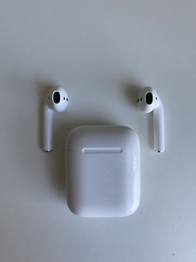Apple AirPods Gen 2 Wireless Earbuds thumbnail