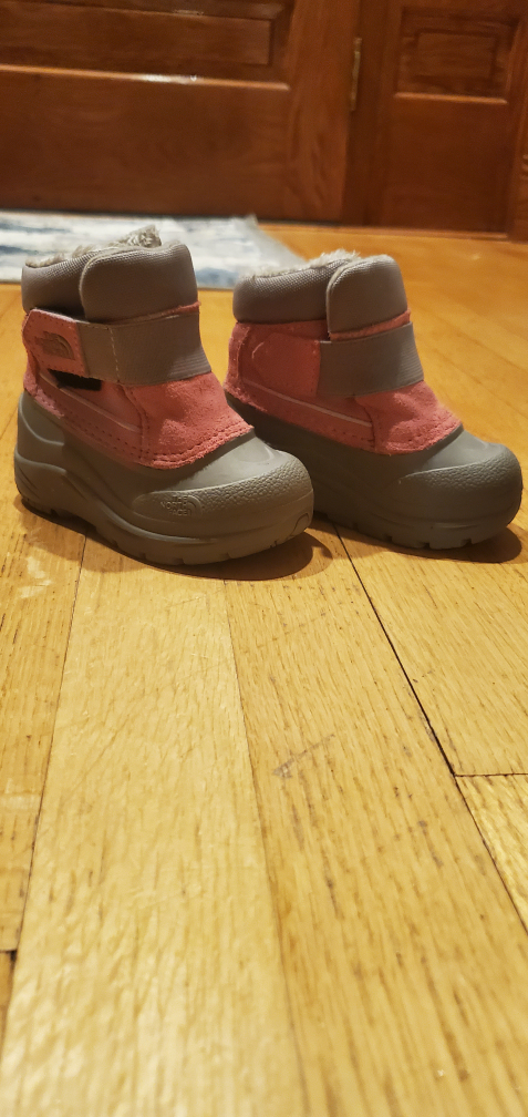 toddler  north face snow boots size 5