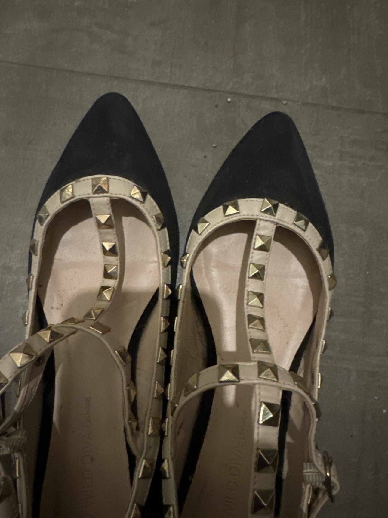 studded strapy black flats #freecycle image indicator(3)