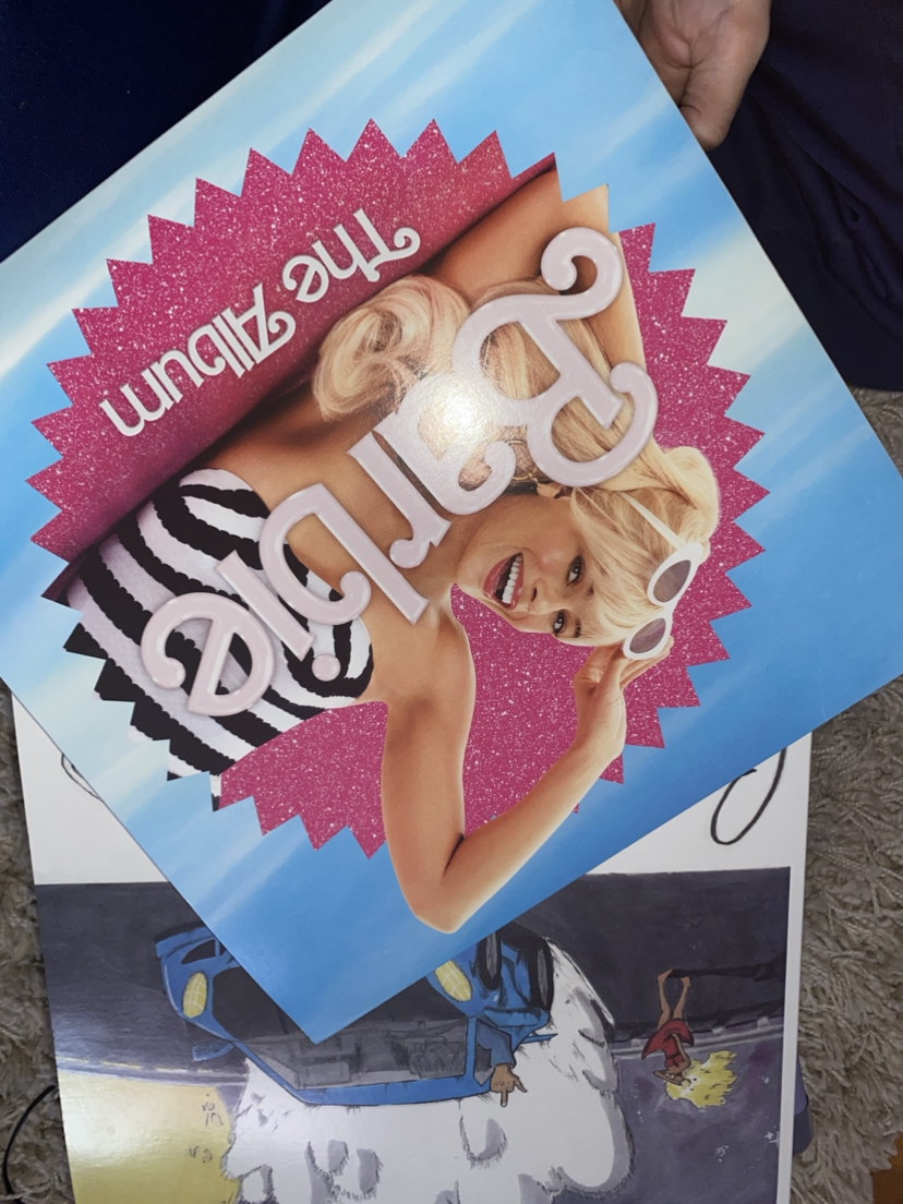 Juice Wrld Viynl Record and Barbie Viynl Record image indicator(4)